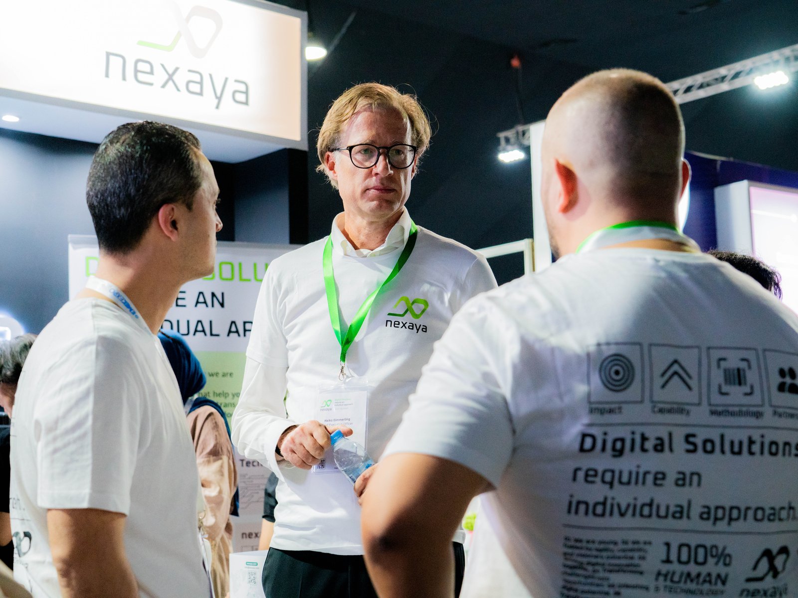 Consultants nexaya échangeant sur un programme de transformation digitale